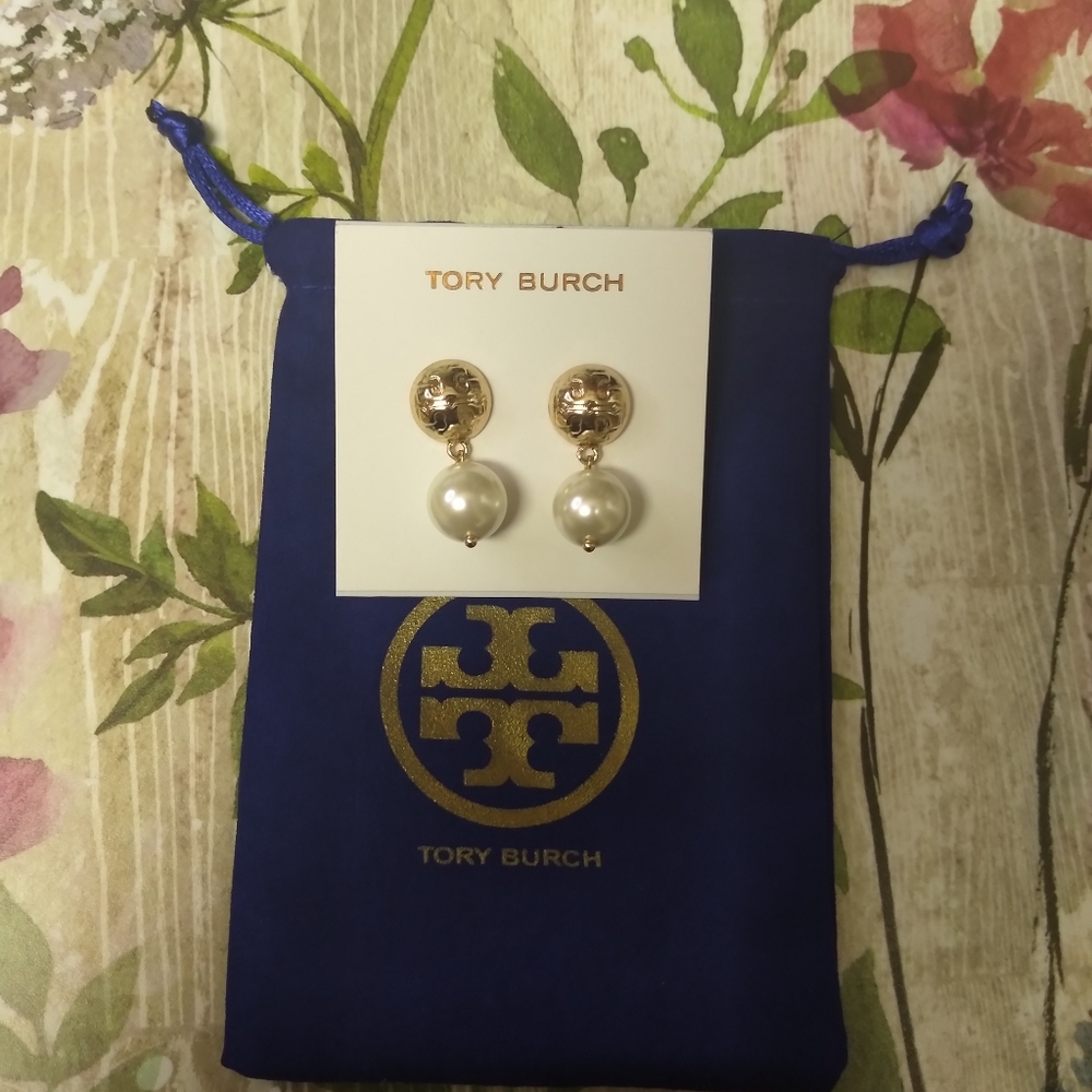 Tory burch Gold Pearl dangle earrings